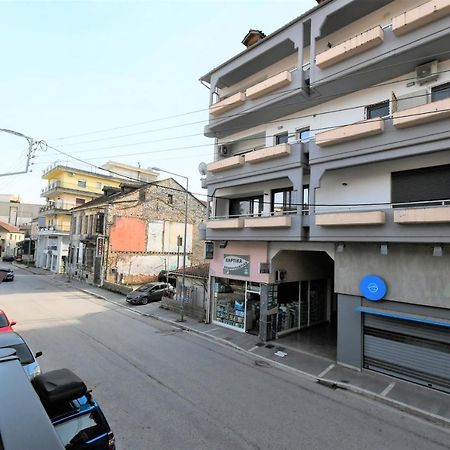 Comfy And Stylish Apt2 Янина Екстериор снимка