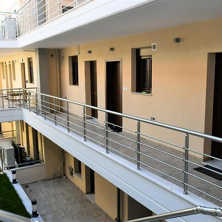 Comfy And Stylish Apt2 Янина Екстериор снимка
