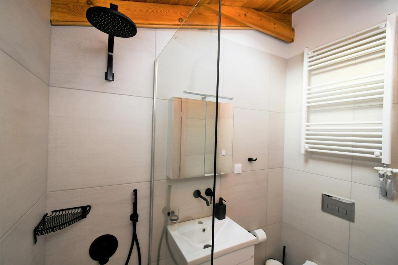 Comfy And Stylish Apt2 Янина Екстериор снимка
