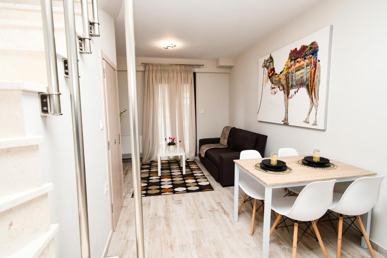 Comfy And Stylish Apt2 Янина Екстериор снимка